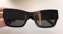 Luxury- new fashion women brand designer sunglasses 4358 cat eye frame sunglasses fashion show design summer style with box