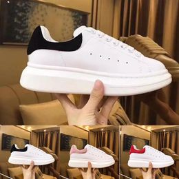 scarpe ragazza alla moda