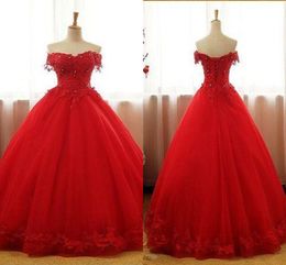 Off Shoulder Ball Gown Prom Dresses 2019 Red Lace Applique Crystal Beaded Lace-up Open Back Graduation Dress Quinceanera Dress Plus Size