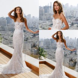 Sexy Mermaid Mira Zwillnger Wedding Dresses Strapless Sleeveless Tulle Lace Applique Sequins Wedding Gowns Sweep Train robe de mariée
