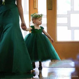 Beautiful Flower Girls Dresses Beaded Lace Appliqued Bows Pageant Gowns for Kids Wedding Party