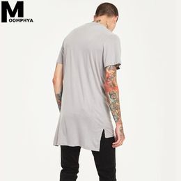 Moomphya 2019 New Side Split Longline Hem Short Sleeve Men T Shirt Streetwear Hip Hop Tee Shirt Men Summer Tops Tee Plain Tshirt T200617