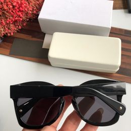 Wholesale-2019 UV 400 Protection black width frank frame with silver rivets Fashion sunglasses men women Hot sell sunglasses