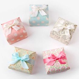 -quadratisches rosa Punktmuster kreatives Hochzeitsgeschenk Süßigkeits-Papierschnalle-Geschenk-Farbfeld Handgemachte Seifenkiste kann angepasst werden
