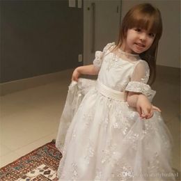 New White Princess Flower Girl Dresses With Bow Short Sleeves Lace Appliques Cheap Little Girls Wedding Party Gowns Custom Made