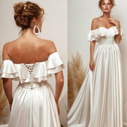 Abiti da sposa in raso stile semplice con volant sulle spalle e pizzo sul retro Abiti da sposa Sweep Train A Line Abiti da sposa