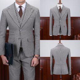 Classic Check Groom Tuxedos Peaked Lapel Groomsmen Mens Suits Fall Winter Man Jacket Blazer Suit(Jacket+Vest+Pants)