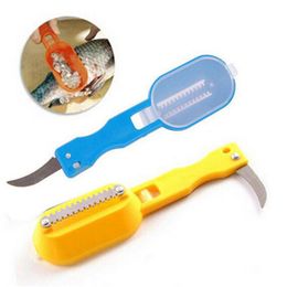 1Pcs Practical Fish Scale Remover Plastic Descaler Cleaning Scraper Kitchen Fruit Vegetable Peeler Useful Scraper