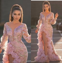 Pink Evening Gowns Sparkly Gold Sequins Appliques Long Sleeve Mermaid Prom Dress Ruffles Side Split Formal Party Dresses Robe de Soiree