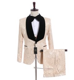 Champagne Jacquard Groom Tuxedos Black Velvet Lapel Side Vent Men Wedding Tuxedos Excellent Men 3 Piece Suit Blazer(Jacket+Pants+Tie+Vest)48