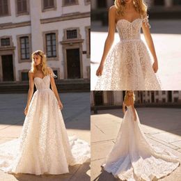 2020 Berta Illusion Corpetto Abiti da sposa Una spalla Fiori fatti a mano Abiti da sposa in pizzo con perline Sweep Train Vestidos De Novia