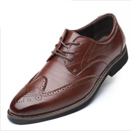 New Men's Business Dress Shoes Carved Brock Shoes Men Large Size 38-47 Men's Formal Casual Brock Shoes