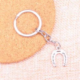 New Keychain 21*16mm horseshoe lucky Pendants DIY Men Car Key Chain Ring Holder Keyring Souvenir Jewelry Gift