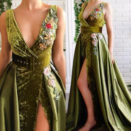 Charming Beaded Prom Dresses Deep V Neck A Line Appliqued Side Split Evening Gowns With Detachable Train Plus Size Veet Formal Dress 415