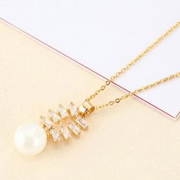 Fashion Stainless Steel Gold Necklace Pearl Pendant Diamond Necklace for for Girlfriends Young Girls Women Mom Wife