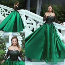 Vintage Green Prom Dresses Off the Shoulder Black Satin Long Sleeves Floor Length Formal Evening Ball Gown Graduation Party Wear Custom Made