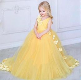 2024 New Princess Yellow Flower Girl For Weddings V Neck Tulle Hand Made Flowers Little Kids Baby Gowns First Communion Dresses 403