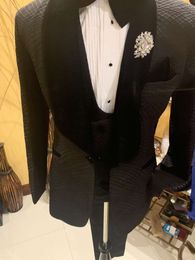 Real Po Cheque Groom Tuxedos Shawl Collar Men Partry Prom Dinner Blazer Jacket Pants Vest Bow Tie W588240W