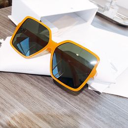 2020 Korean version of white oversize square-framed women's fashion glasses Polarised sunglasses driving glasses big face sunglasses trend