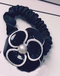 5X4.5CM Fashion black and white acrylic flower head rope rubber bands hair ring hairpin for ladies Favourite headdress Jewellery Accessories vip gifts