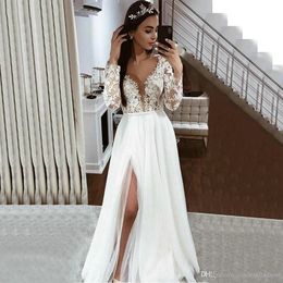 Abiti Boho eleganti bianchi Abiti a maniche lunghe in pizzo con applicazioni in tulle con spacco laterale Nuovo abito da sposa Country Beach in avorio