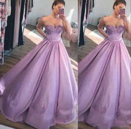 2019 Lilac A Line Evening Dresses Appliques Beadings Prom Party Ball Gown Sweetheart Neck Formal Gowns