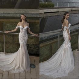 New Riki Dalal Off Shoulders Sweetheart Mermaid Wedding Dresses with White Lace Appliques Tulle Beach Wedding Bridal Gown