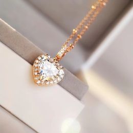 Fashion- plated 18K gold rose gold with heart-shaped diamond pendant female delicate silver necklace couple personality necklace