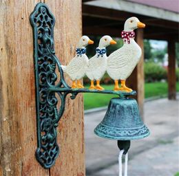 Cast Iron Welcome Dinner Bell Three Ducks Family Home Decor Wall Mount Hanging Doorbell Handbell Primitive Farm Outdoor Decoration Country Animal Antique