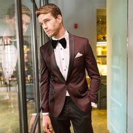 Fashion Burgundy Groom Tuxedos Black Shawl Lapel Groomsmen Wedding Tuxedos Popular Men Formal Blazer Prom Jacket Suit(Jacket+Pants+Tie) 331