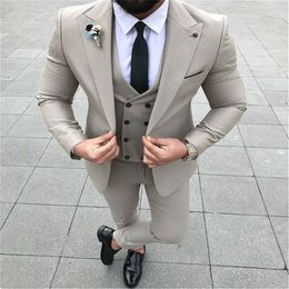 New Arrival Groomsmen Peak Lapel Groom Tuxedos Champagne Men Suits Wedding/Prom/Dinner Best Man Blazer ( Jacket+Pants+Tie+Vest ) K251