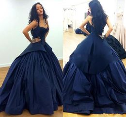 2019 New Formal Arabic Evening Dresses Sweetheart Open Back Ruffles Sweep Train Formal Navy Blue Prom Special Occasion Gowns Cheap Custom