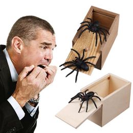 Wooden Prank Spider Bug Scare Box Prank Toy April Fool's Day Spoof Funny Scare Small Wooden Box Home Office Scare Toy Funny Gift