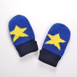 Fashion-Boys Kids Warm Winter Knit Gloves Cartoon Star Pattern Knit Gloves - Size M Cute Mittens for Children Christmas Gift