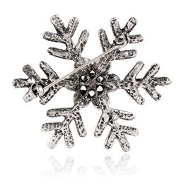 Fashion-Women's clothing accessories Snowflake Crystal Brooch Christmas exquisite flower brooch