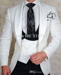 Fashionable One Button Groomsmen Shawl Lapel Groom Tuxedos Men Suits Wedding/Prom/Dinner Best Man Blazer(Jacket+Pants+Tie+Vest) A155
