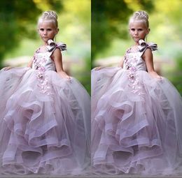 Bonito Princesa Bola Vestido Flor Menina Vestidos 3D Floral Appliques Bow Gilrs Pageant Dress Fluffy Tule Vestido de Aniversário