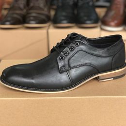 Men Smooth Leather Brogue Shoes Genuine Calfskin Formal Dress Shoe Lace-up Wedding Party Leather Black Brown Pointed Toe Oxford Shoes