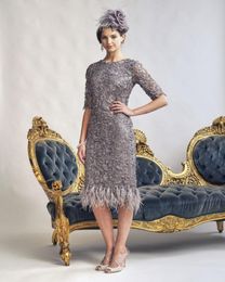 Dark Grey Modest Mother Of The Bridal Dresses Scoop 1/2 Sleeve Appliques Beads Feathers Lace Sheath Prom Dress Knee Length Mothers Dresses