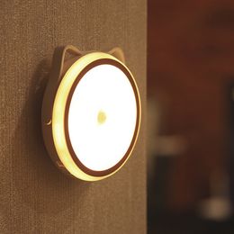 Il magnete può assorbire la luce notturna ricaricabile UBS Lampada da comodino a LED per camera da letto a induzione intelligente del corpo umano vendita calda transfrontaliera