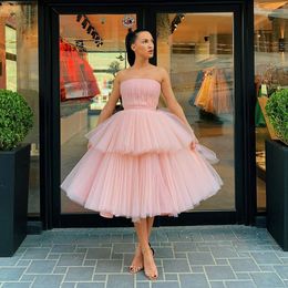 Pink Tiered Ball Gown Short Prom Dresses Strapless Neck Pleated Formal Dress Knee Length Tulle Evening Gowns