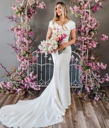 2020 Stretch Crepe Mermaid Modest Wedding Dress With Short Sleeves V Neck Lace-Up Back Simple Modest Wedding Gowns Short Sleeves Bridal Gown