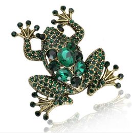 High-end vintage frog brooch green crystal flash diamond animal brooch European and American hot brooch WY1160