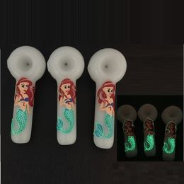 New Arrival 5 Inch Glow in the Dark Glass Oil Burner Pipes Mermaid Pipe Luminous Smoking Pipes Tobacco Pipe Smoking Accessories