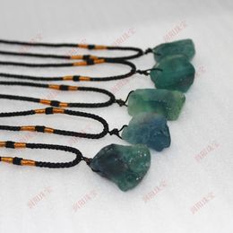 Handmade Irregular Natural Stone Pendant Necklace Fashion Crystal Green Fluorite Quartz Healing Stone Pendant Necklace Jewelry