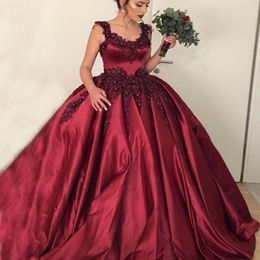 Scoop Neck Sleeveless Hot Red Wine Colored Burgundy Wedding Dress Bridal Gown Made in China Crystals Lace Appliques Satin Bride Wear