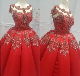Gorgeous Red Ball Gown Wedding Dresses Jewel Neck Lace Appliqued Beads Crystal Wedding Gowns Cap Sleeve Vintage Bridal Dress
