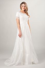 2019 A-line Lace Modest Wedding Dress With Short Sleeves Jewel Neck Buttons Back Bohemian Informal LDS Bridal Gowns Modest