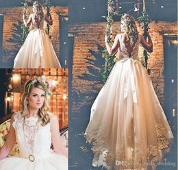 2019 Dubai Arabisch Einfaches Hochzeitskleid A-Linie Spitze Applikationen Tüll Rückenfrei Country Garden Bride Brautkleid nach Maß Plus Size