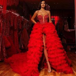 Vestidos vermelhos sexy do baile com lantejoulas de coração em camadas de tied tutu Saias frontal vestido de noite dividido longa vestidos de festa de celebridades personalizadas